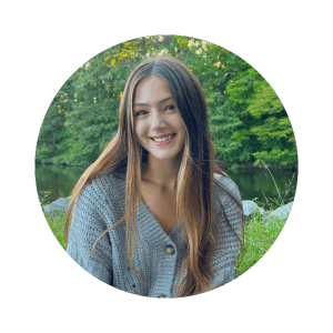 Caroline Ross Headshot