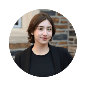 Sara Valencia Headshot